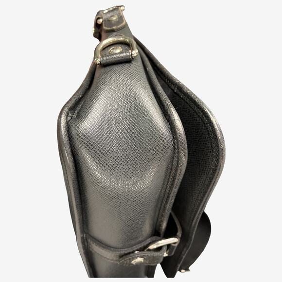 Louis Vuitton Taiga Andrei Messenger Bag Black Dark Gray Crossbody BA3017 France - Picture 15 of 16